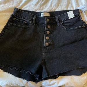 Brand New Abercrombie Curve Love High Rise Mom Short never worn with tags!